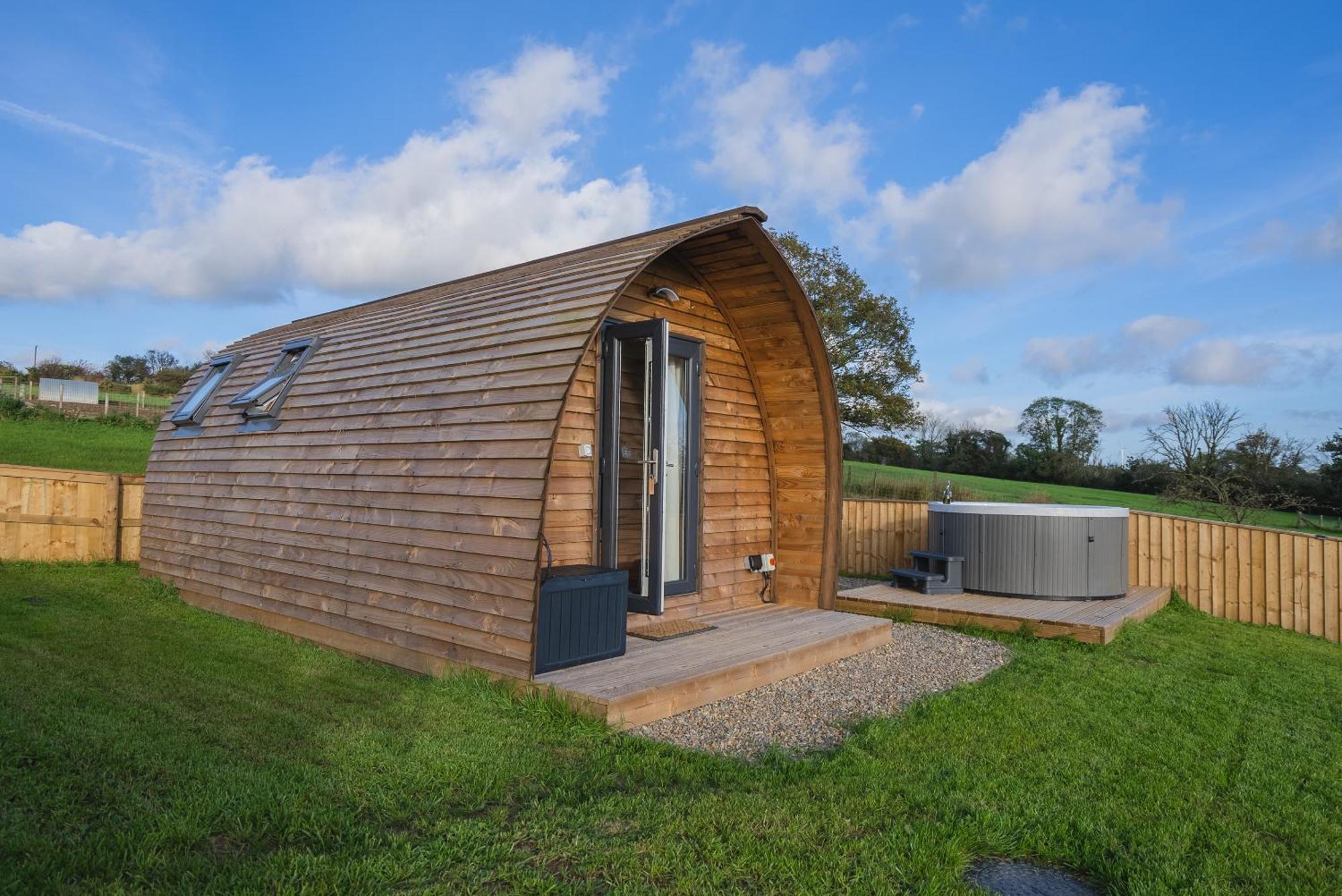 Rivendell Farm By Wigwam Holidays Carmarthen Habitación foto